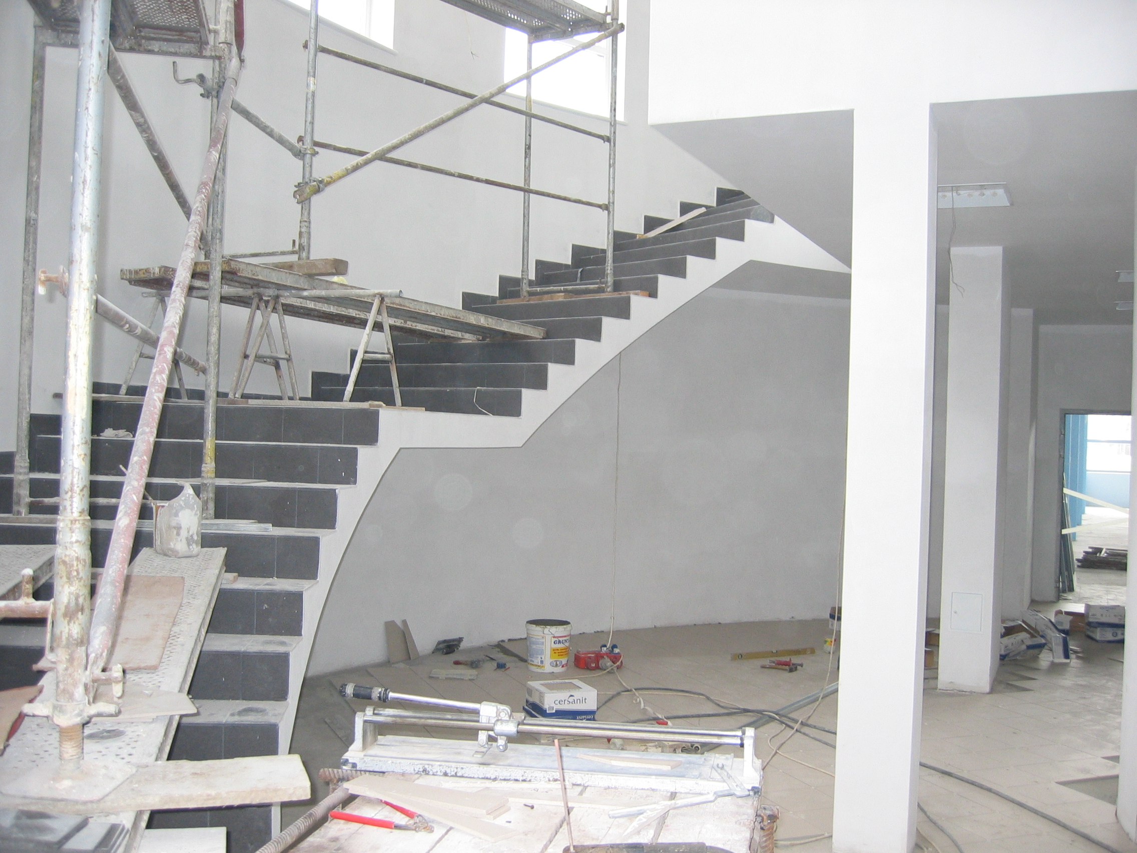 hala sportowa Łobez schody