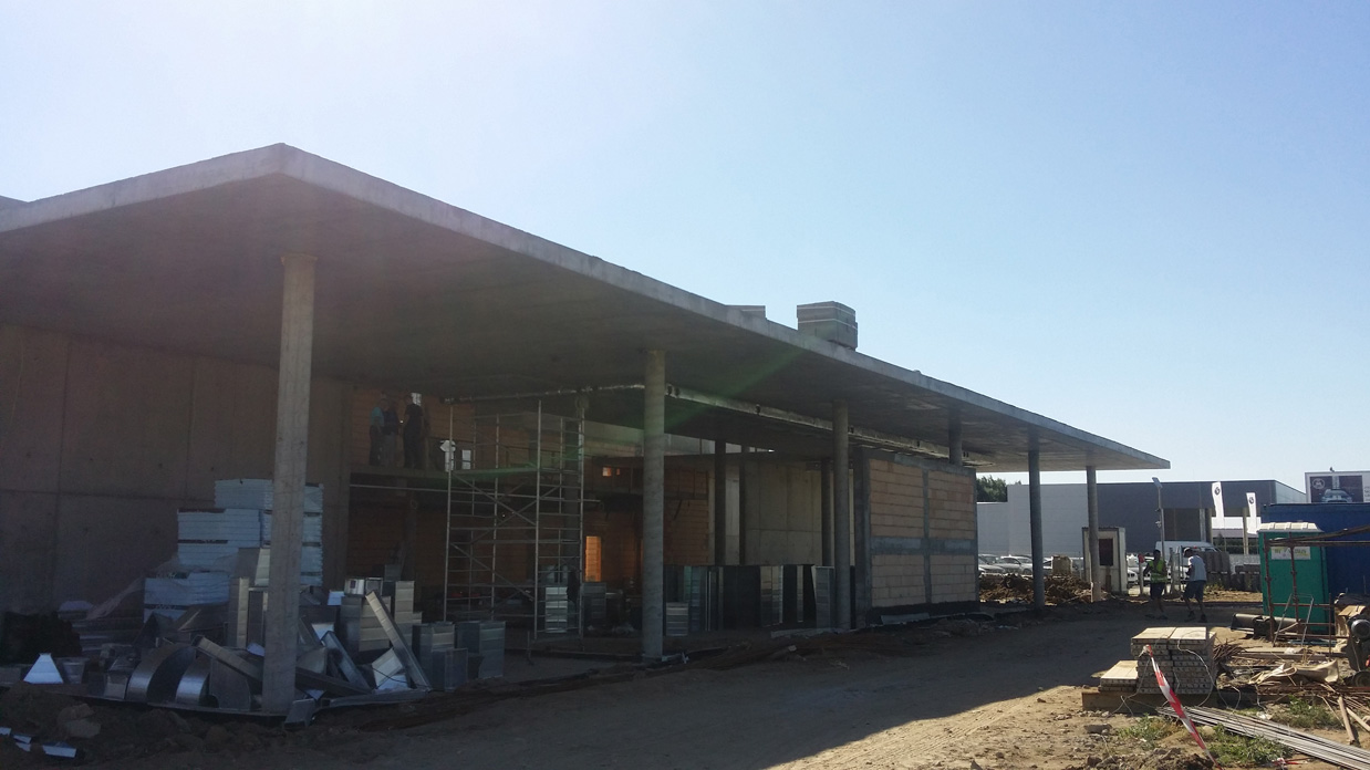 salon samochodowy BMW Gorzów Wielkopolski konstrukcja betonowa 1