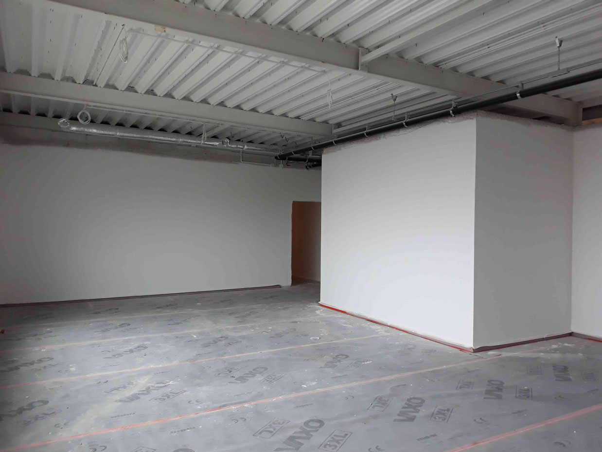 serwis samochodowy BMW Szczecin pomieszczenie wnętrze